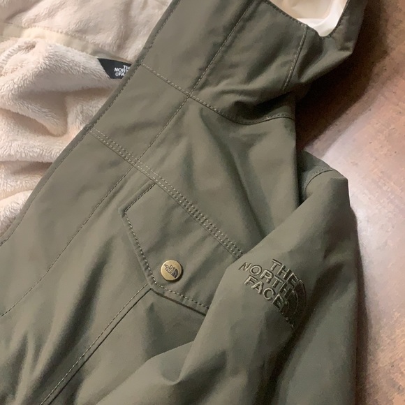 The North Face M(10/12) jacket - Picture 11 of 11